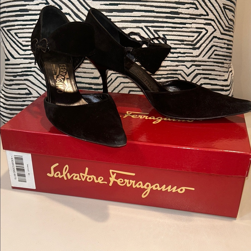 Salvatore Ferragamo Brigida Nero Riela Suede Black Heels
